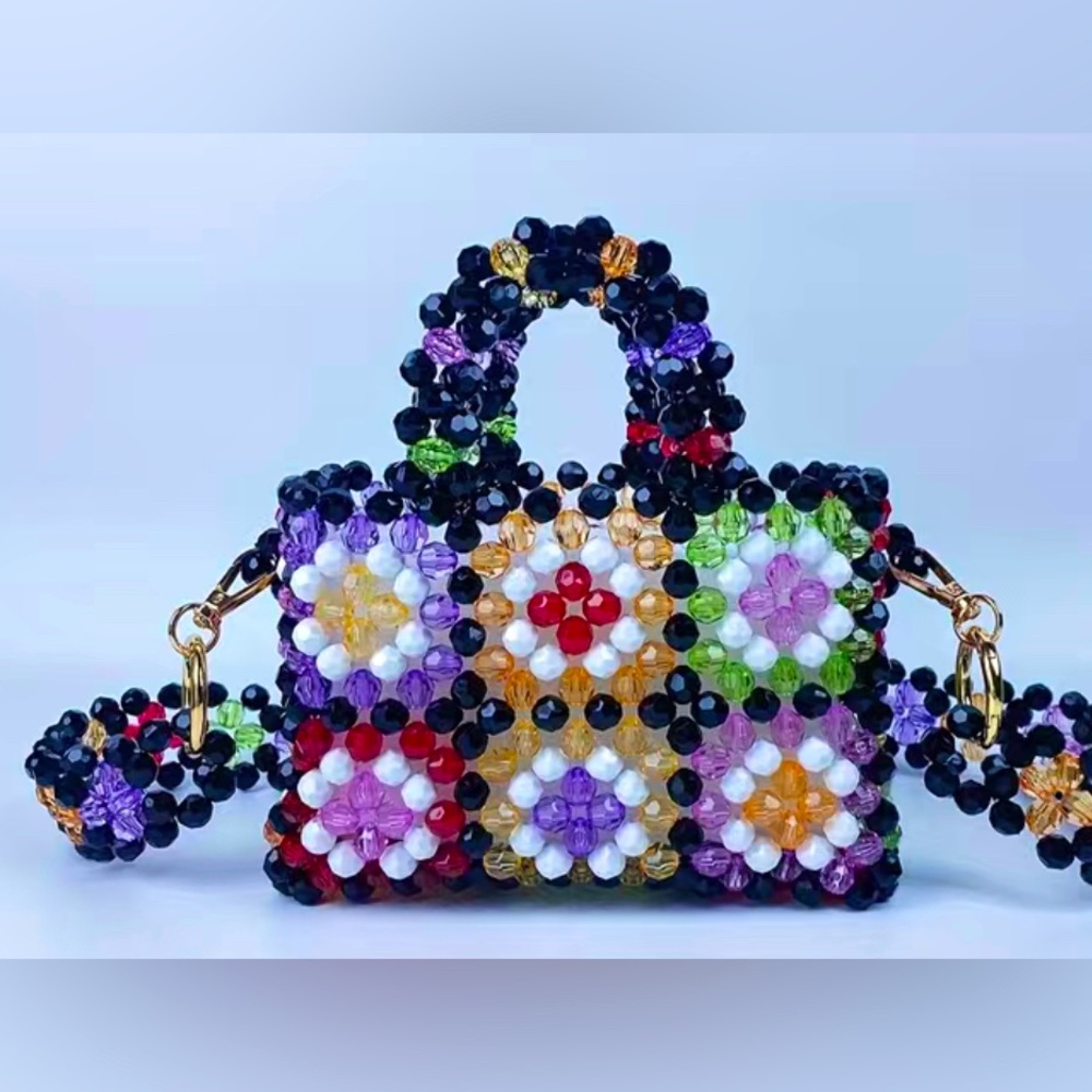 RETRO STYLE HANDBAG